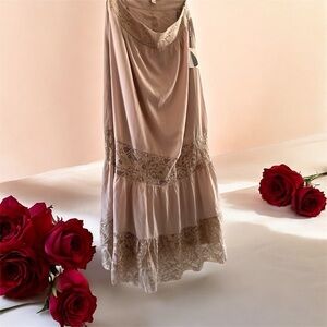 Forever 21 Beige Lace Maxi Skirt